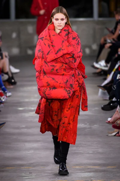 Look 17